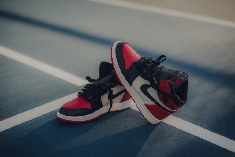 Over ons Selectie van leukste sneakers voor jouw vriend in verschillende designs, merken en kleuren